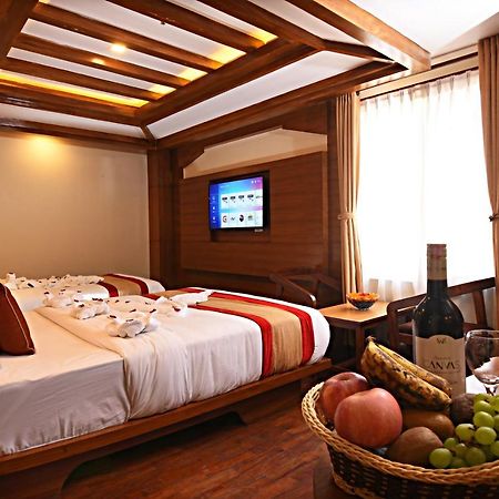 Hotel Thamel Park カトマンズ エクステリア 写真