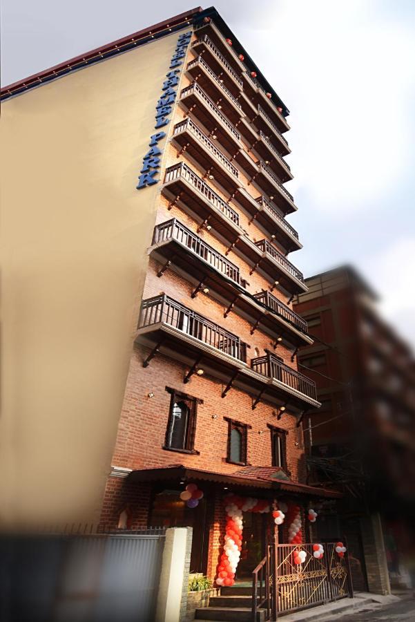 Hotel Thamel Park カトマンズ エクステリア 写真