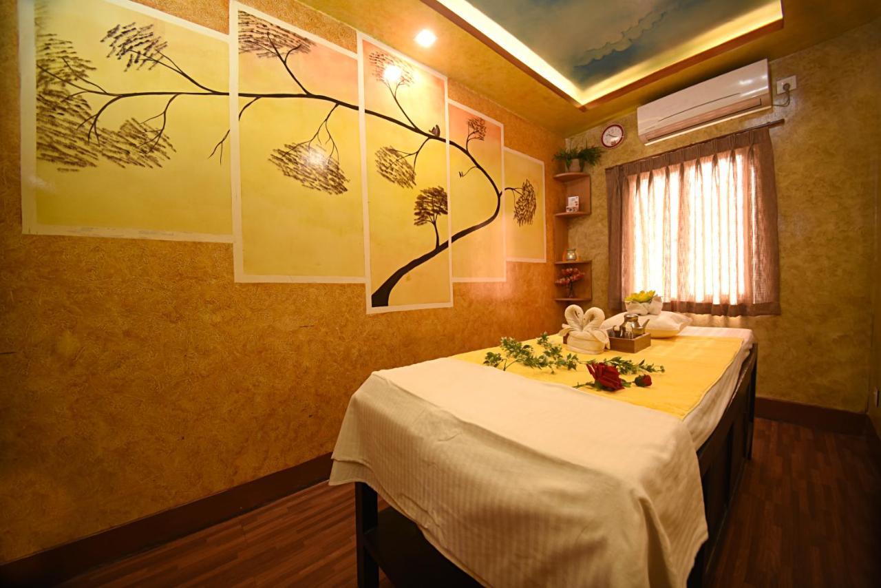 Hotel Thamel Park カトマンズ エクステリア 写真
