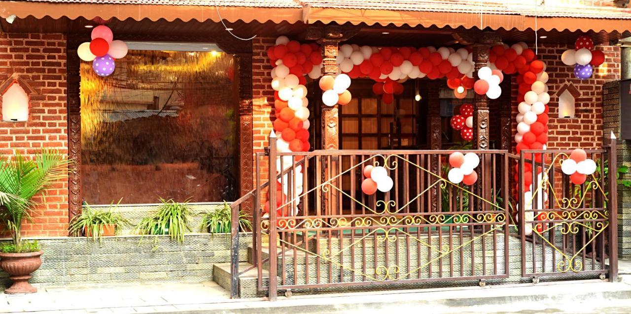 Hotel Thamel Park カトマンズ エクステリア 写真