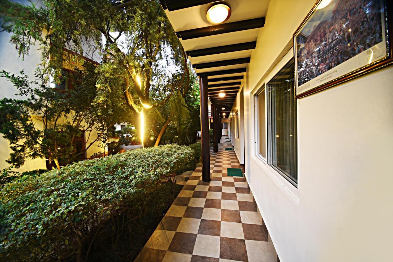 Hotel Thamel Park カトマンズ エクステリア 写真
