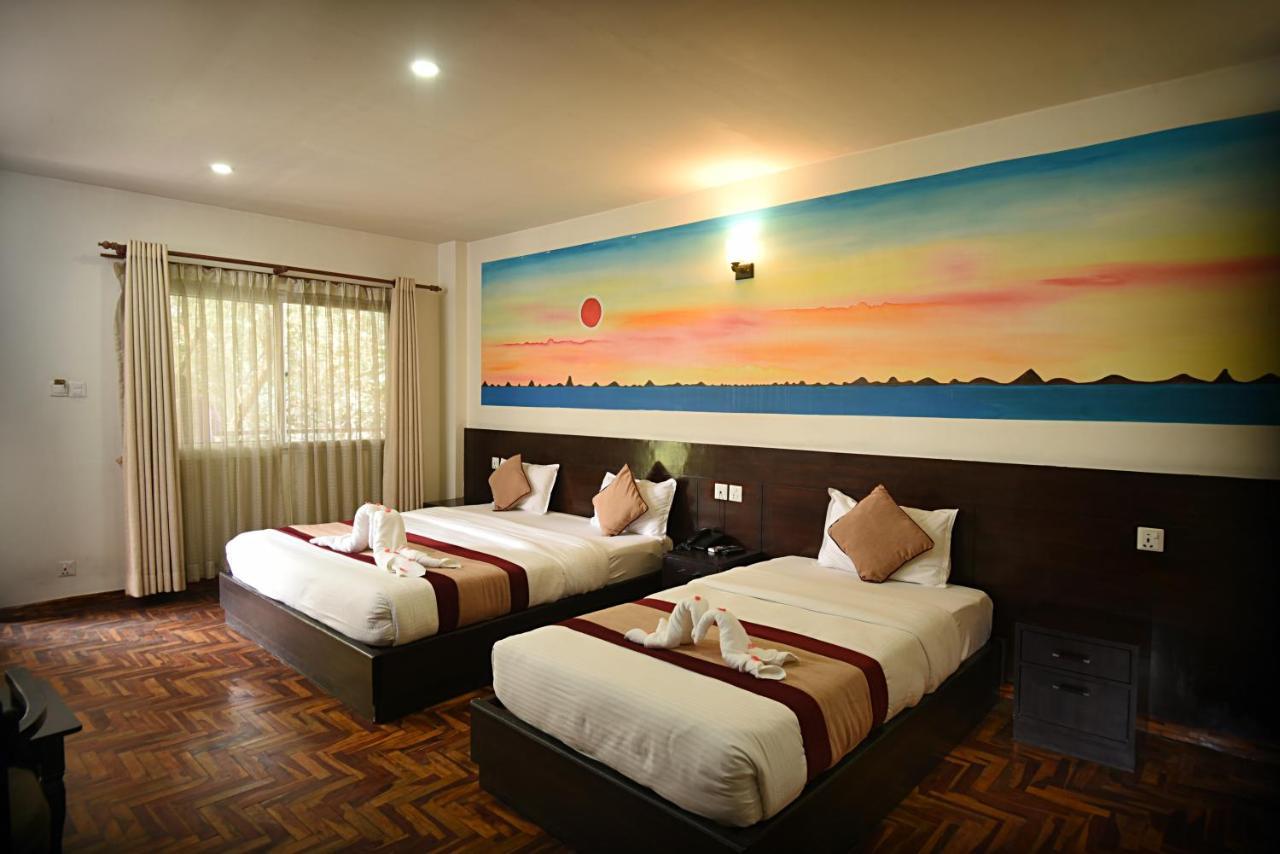 Hotel Thamel Park カトマンズ エクステリア 写真